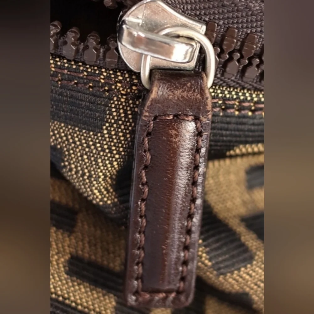 FENDI Vanity Vintage bag zucca 🤎EUC8 - Picture 7 of 16